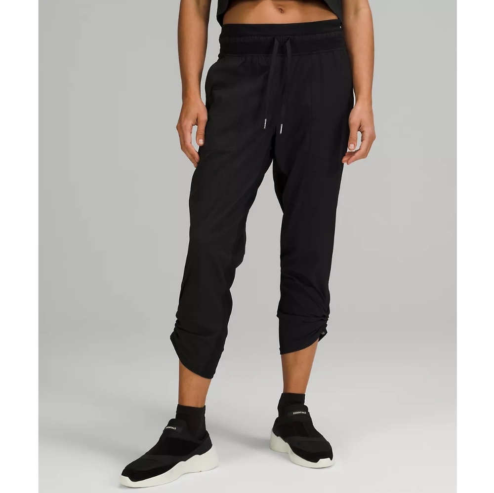 Lululemon Dance Studio Crop